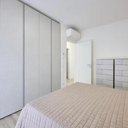 Apartment Twin Bays 1 Int D2 *